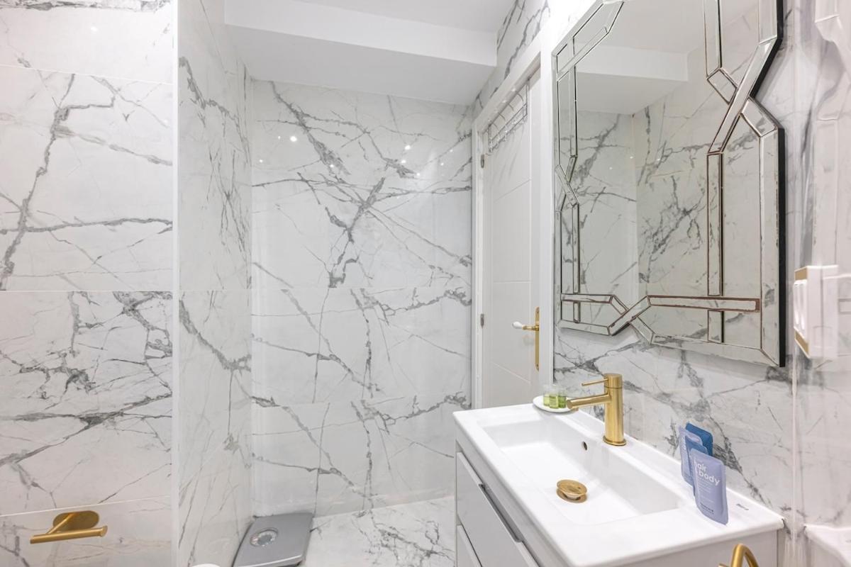 Modern 1 Bedroom Apartment, Steps From The Sea & Downtown