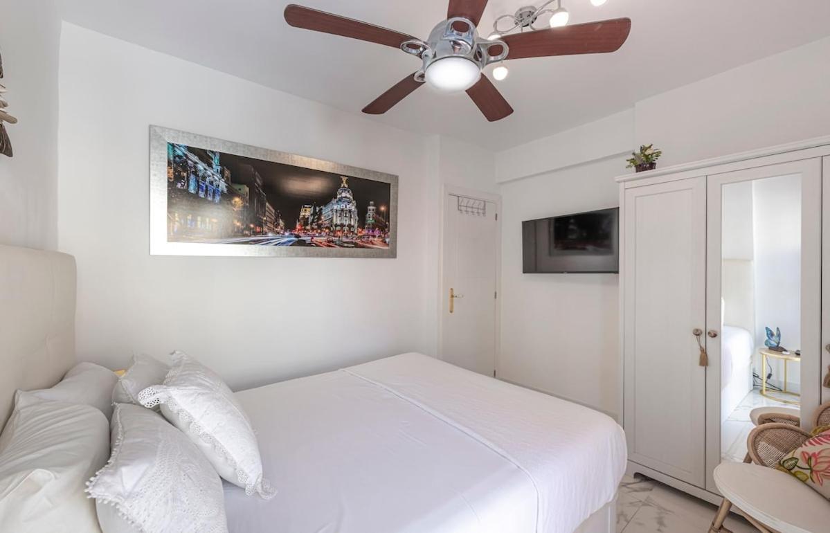 Modern 1 Bedroom Apartment, Steps From The Sea & Downtown * Marbella