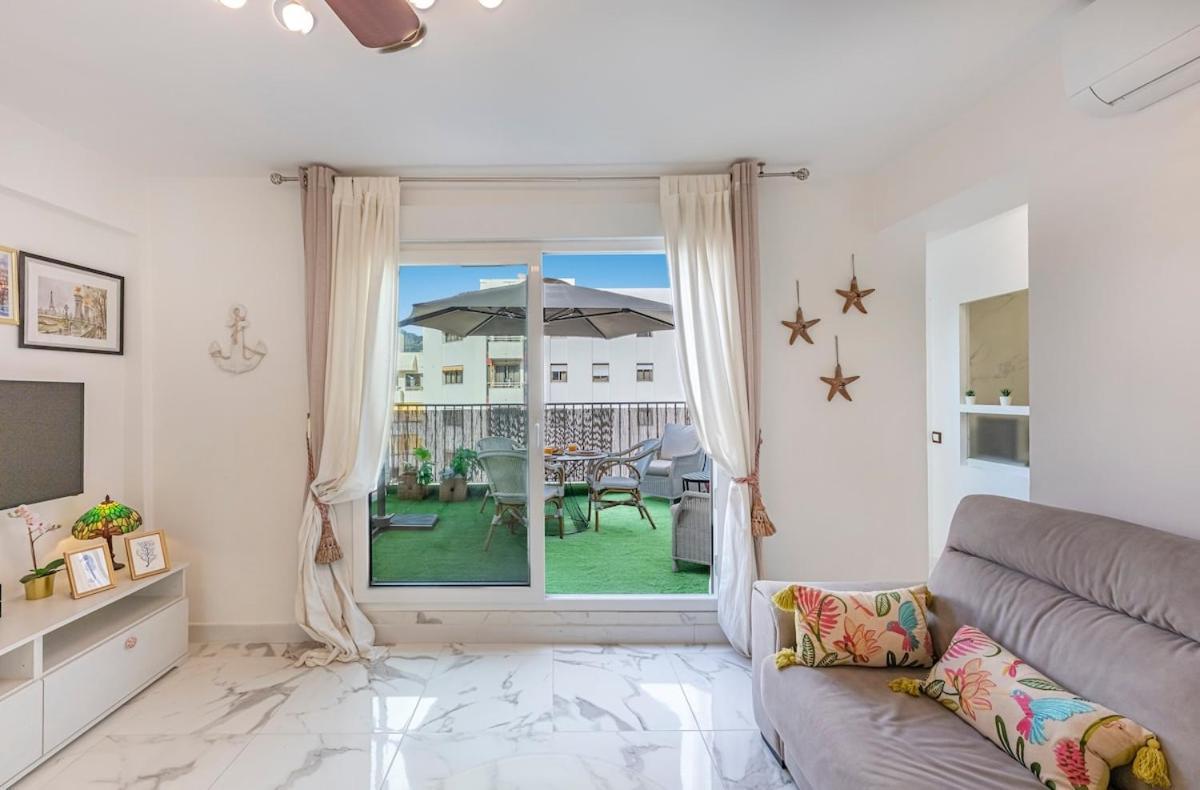 Apartament Modern 1 Bedroom Apartment, Steps From The Sea & Downtown *