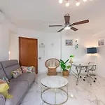 Modern 1 Bedroom Apartment, Steps From The Sea & Downtown