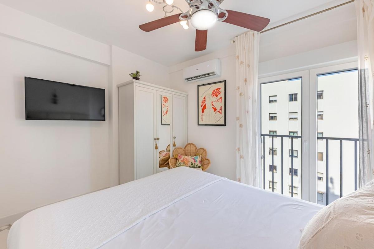 Modern 1 Bedroom Apartment, Steps From The Sea & Downtown