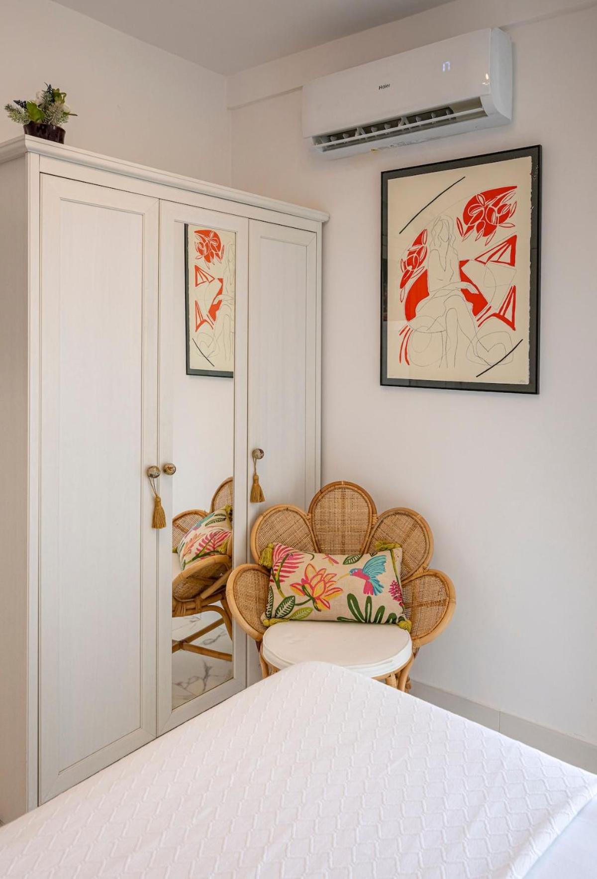 Modern 1 Bedroom Apartment, Steps From The Sea & Downtown